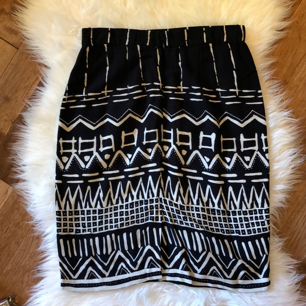 3/$25High waisted Tribal printed black white skirt